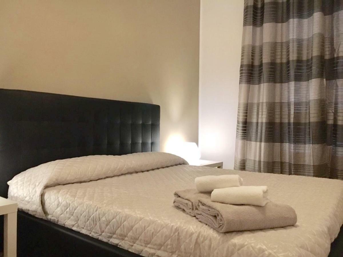 Apartment In Duomo Милано Екстериор снимка